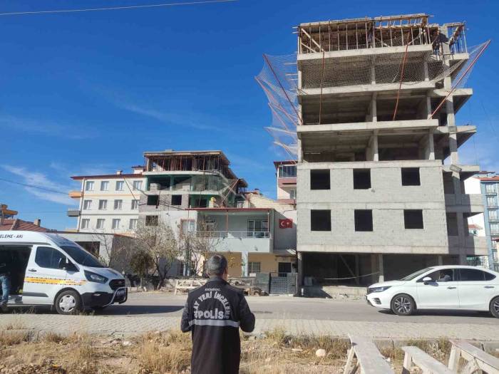 İnşaatta Merdiven Boşluğuna Düşen Kalıp Ustası Hayatını Kaybetti