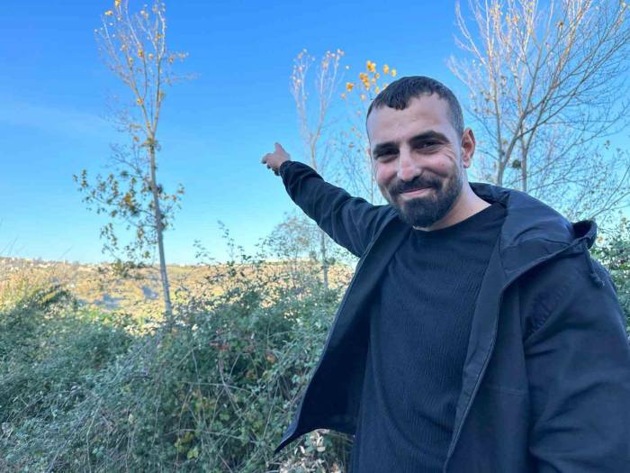 Ağaçta 2. 5 Saat Asılı Kalan Paraşütçü Konuştu: “İtfaiye Gelene Kadar İple Kendimi Ağacın Gövdesine Bağladım”