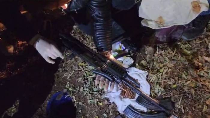 Jandarma Ahırda Çok Sayıda Silah Ve Mühimmat Buldu