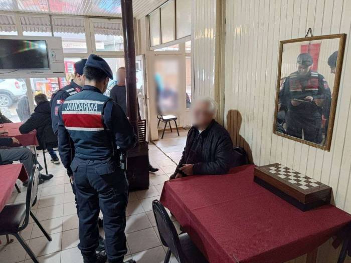 Jandarma Yakalama Kararı Bulunan 7 Şüpheliyi Yakaladı