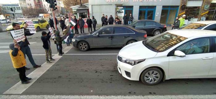 Ağrı’da Gençlerden İsrail’e Tepki