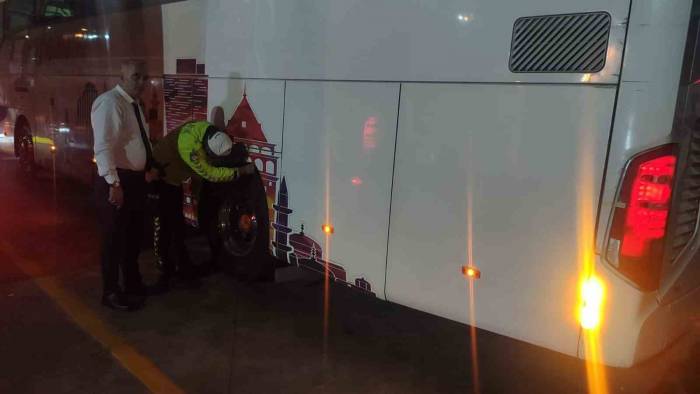 Aydın Otogarında Kış Lastiği Denetimi Gerçekleştirildi