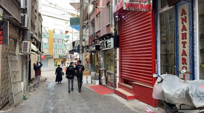 Balkonun Çökmesiyle 7. Kattan Düşerek Hayatını Kaybeden Adamın Komşuları Konuştu