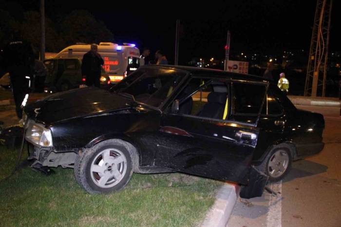Çanakkale’de Trafik Kazası: 3 Yaralı