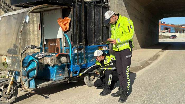 Polisi Görünce Kaçmıştı, Motosiklet Çalıntı Çıktı