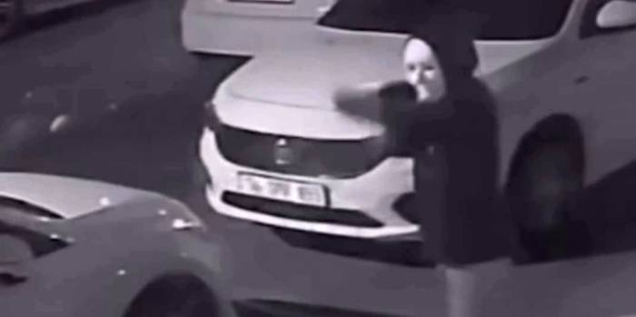 İzmir’de Yüzü Maskeli Kadın İş Yerine Böyle Ateş Etti