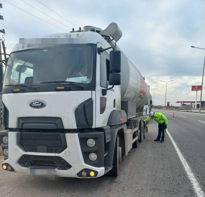 Manisa Emniyeti’nden ’kış Lastiği’ Denetimi