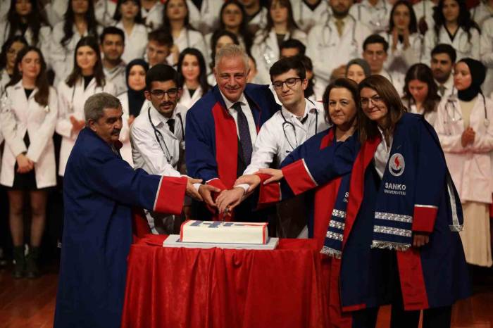 Sanko Üniversitesi Tıp Fakültesi Beyaz Önlük Giyme Töreni