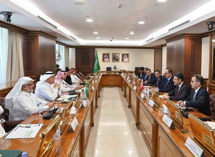 Tarım Ve Orman Bakanı Yumaklı Suudi Arabistan’da