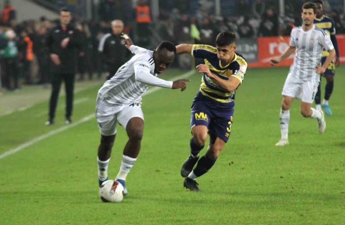 Trendyol Süper Lig: Mke Ankaragücü: 1 - Beşiktaş: 0 (İlk Yarı)
