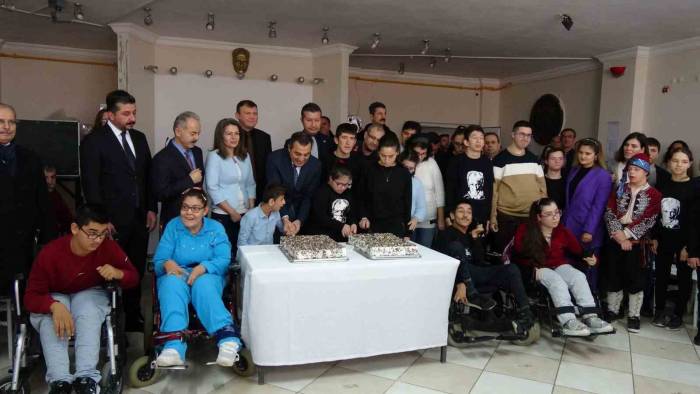 Vali Öksüz: “Engellilik Bir Sağlık Sorunu Değil”