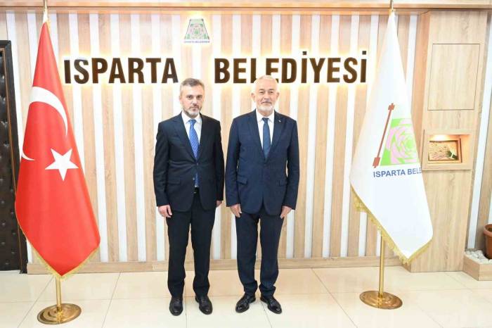 Ak Parti Genel Başkan Yardımcısı Kandemir’den Başkan Başdeğirmen’e: “5 Seneye 15 Senelik Hizmet Sığdırdınız, İyi Ki Varsınız”