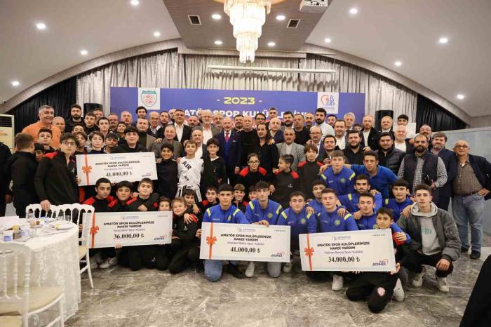 Bayrampaşa’da Spor Kulüplerine Büyük Destek