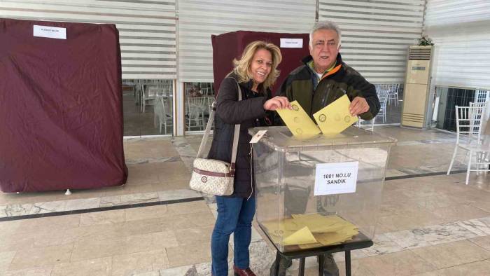 Köyden Ayrılmak İçin Sandık Başına Gittiler