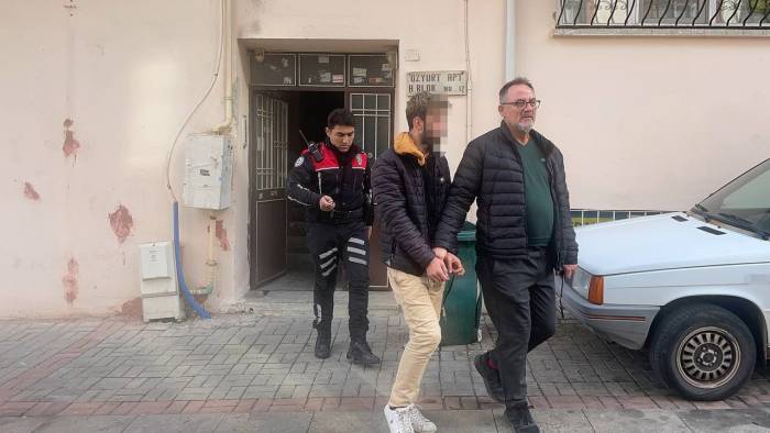 Aranan Hırsız Son İşinde Ev Sahibine Yakalandı