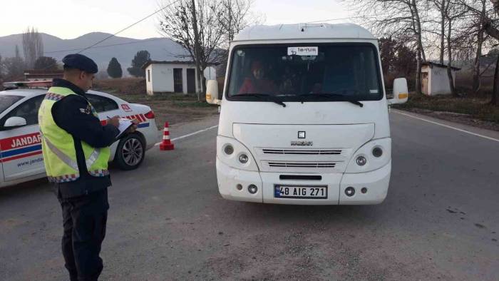 Emet Jandarmasından Okul Servislerine Denetim