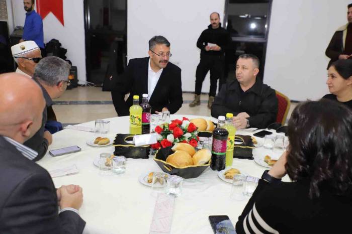 Vali Çelik, Engellilerle Yemekte Bir Araya Geldi