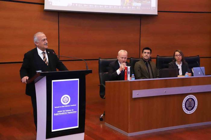 Atatürk Üniversitesi’nde 2023 Yılı Akademik İzleme Ve Değerlendirme Toplantıları Devam Ediyor