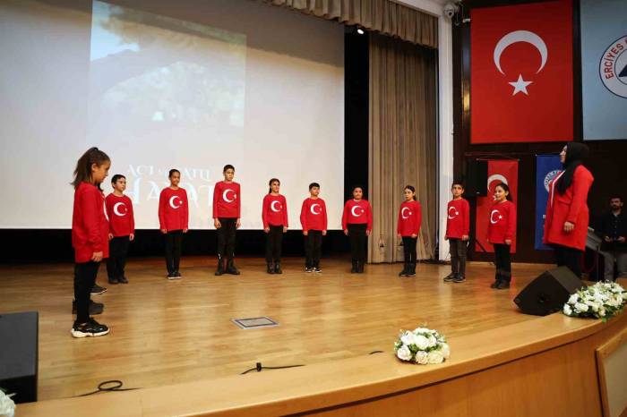 İşitme Engelliler Talas’ta ’acı Ve Tatlı Hayat’ı İzledi