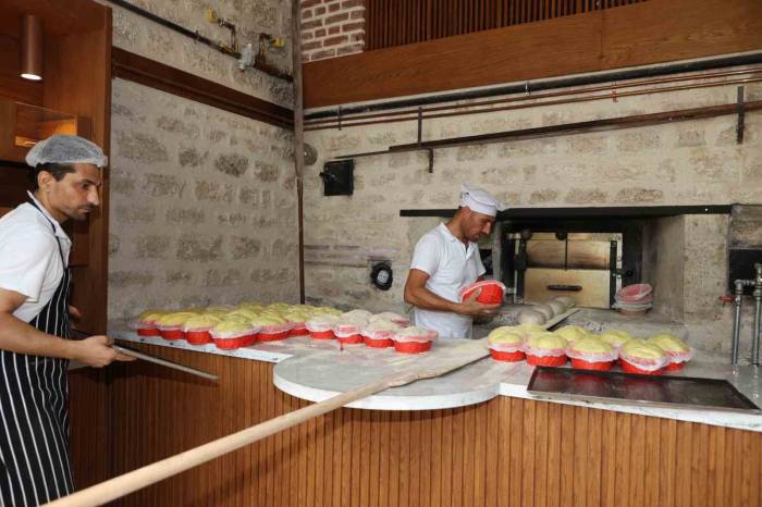 Zeytinburnu Tarihi Merkezefendi Fırını’nda “Geleneksel Ekmek Atölyesi” Başlıyor