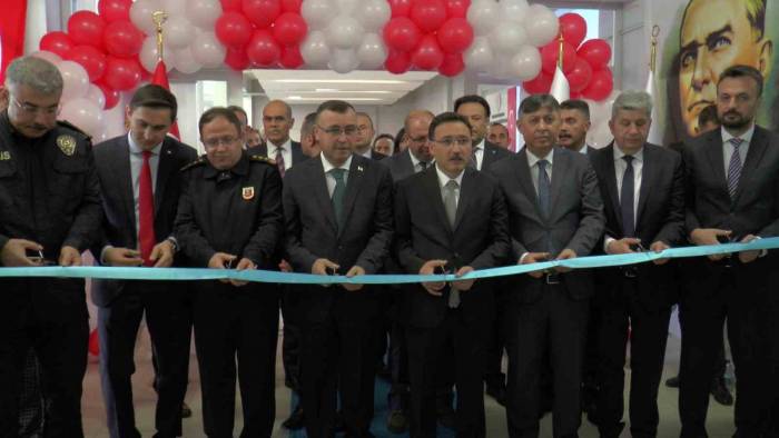 Mahkumlar İçin ‘Adalet Halk Kütüphanesi’ Açıldı