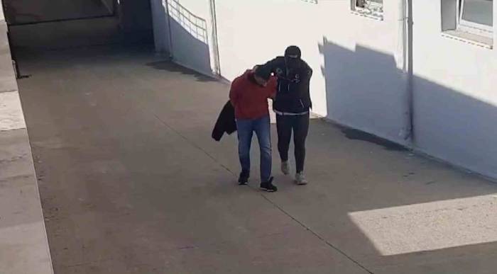 Adana’da 5 ’torbacı’ Tutuklandı