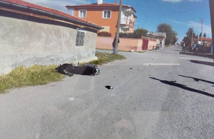 Otomobilin Çarptığı Motosiklet Sürücüsü 10 Günlük Yaşam Mücadelesini Kaybetti