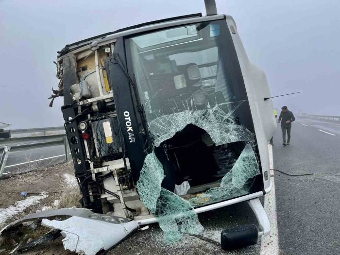 Ağrı’da Sis Kazayı Beraberinde Getirdi: 19 Yaralı