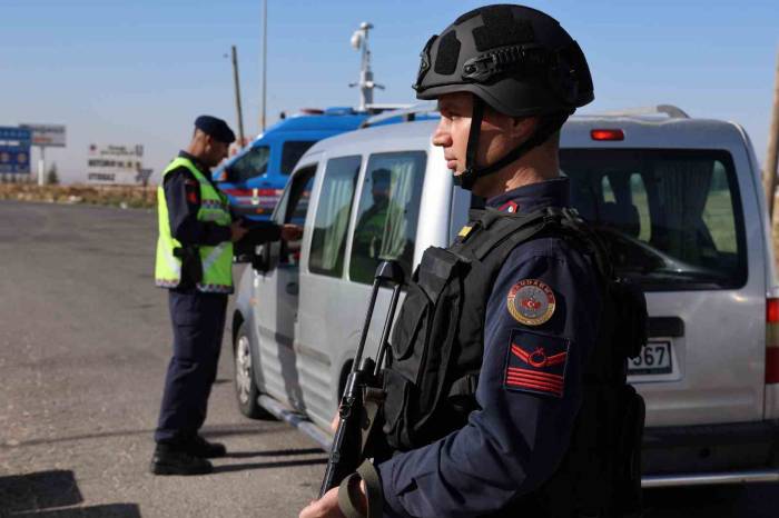 Aksaray Jandarmadan Uzun Namlulu Silahlarla Denetim