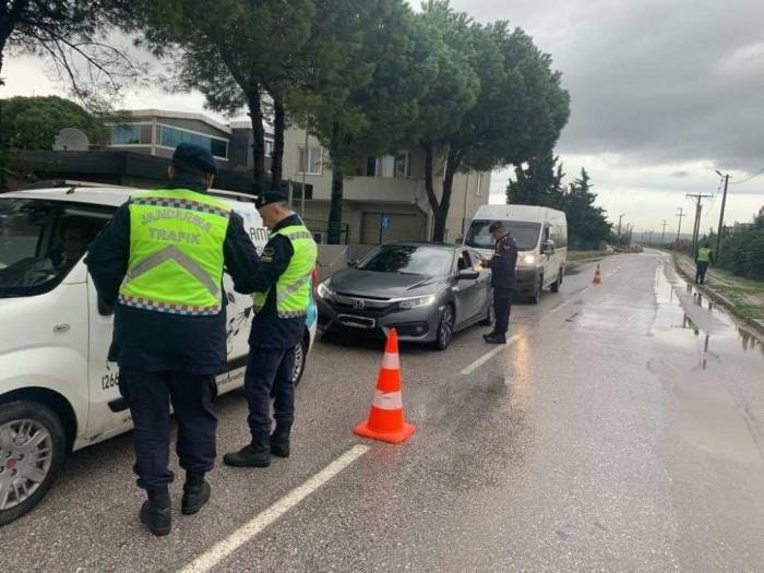 Balıkesir’de Jandarmadan ’kaçakçılık Ve Organize’ Suç Operasyonu