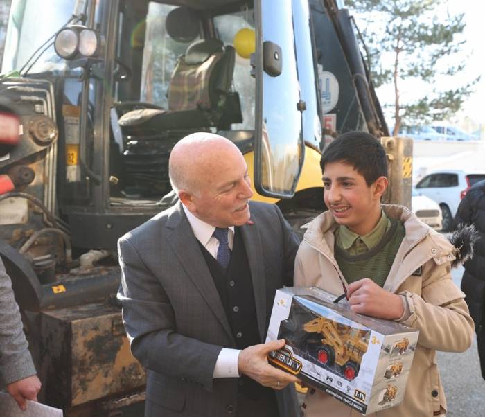 Başkan Sekmen Furkan’ın Hayaline Kayıtsız Kalmadı