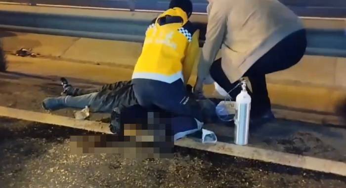 D-100’de Hafif Ticari Aracın Çarptığı Yaya Ağır Yaralandı