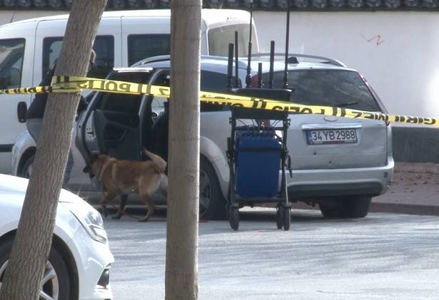 Kovalamacada Ateş Açılarak Durdurulan Araç Polisi Alarma Geçirdi
