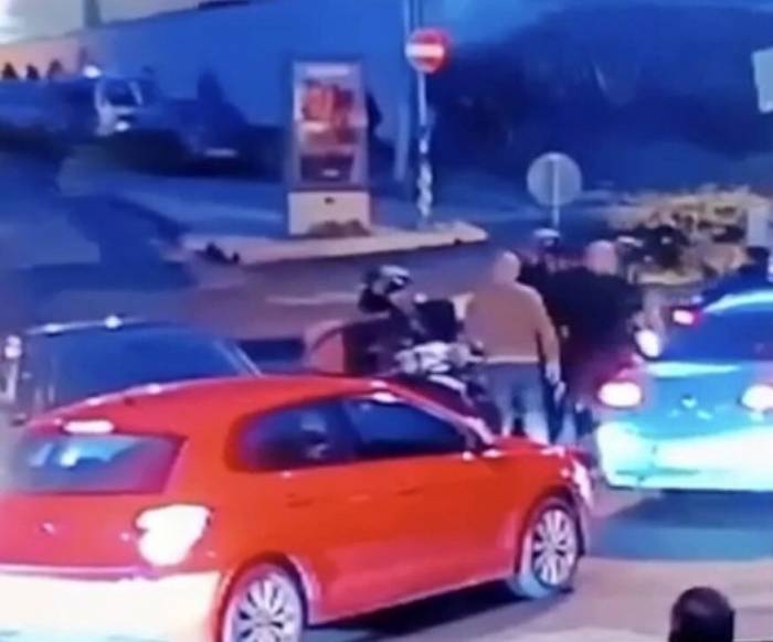 İstanbul’da Korku Dolu Anlar Kamerada: Taksicinin Başına Silah Dayadı