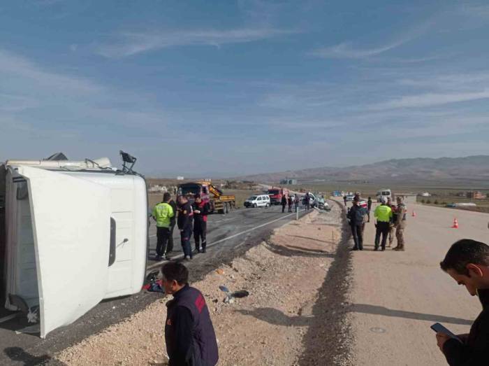 Siirt’te Zincirleme Kaza: 1 Ölü, 3 Yaralı