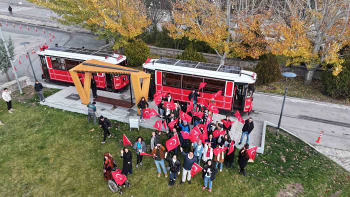 Üniversite Öğrencileri Nostaljik Tramvay İle Gölbaşı Turu Yaptı