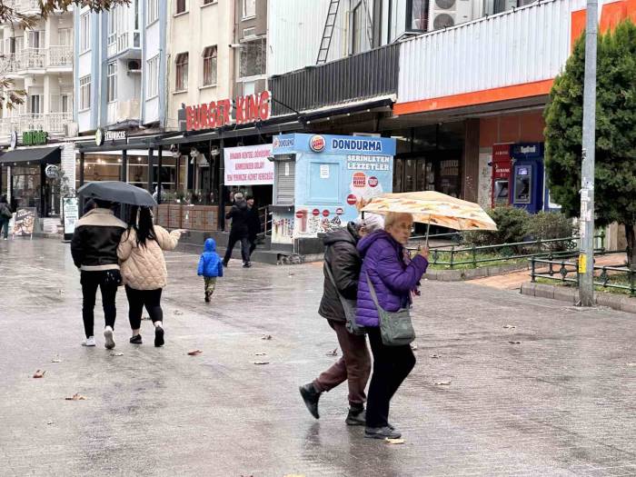 Eskişehir’de Yağmur Yağışı Etkili Oldu