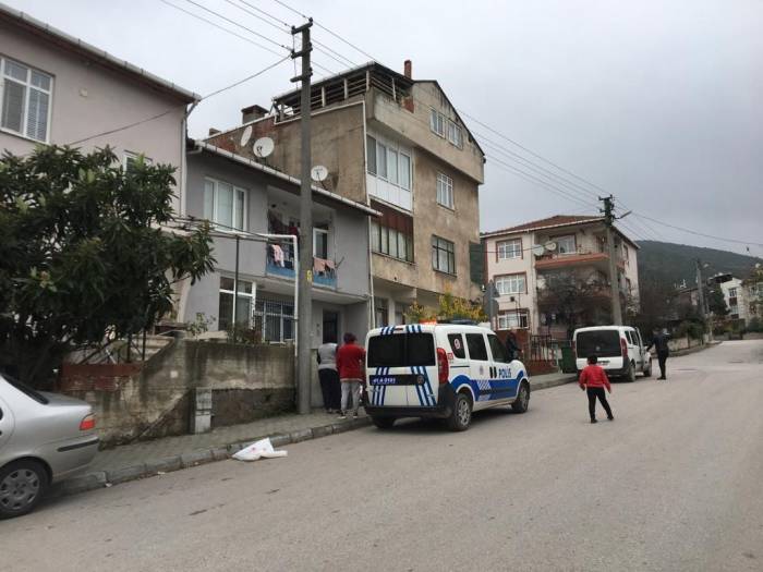 Bebeğini Yıkarken Sara Nöbeti Geçirdi: Suda Boğulma Tehlikesi Geçiren Bebek Yoğun Bakıma Alındı