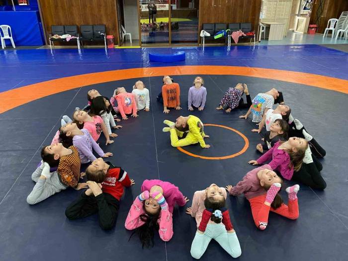 Körfez’de Cimnastik İlgi Görüyor