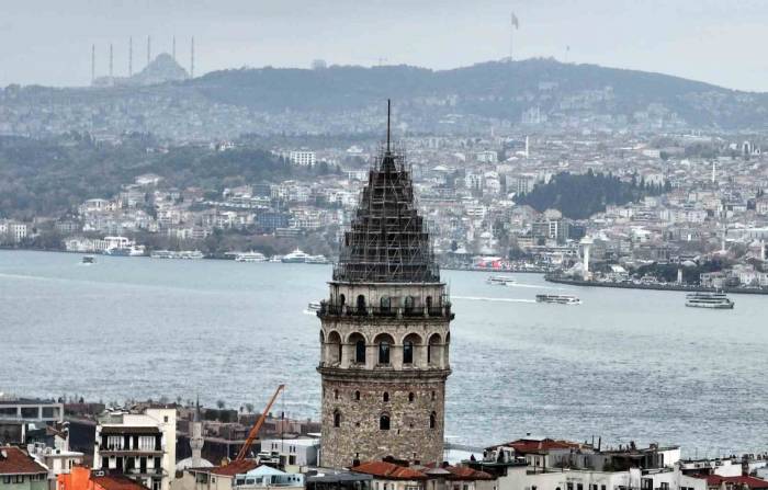 674 Yıllık Galata Kulesi Alemsiz Kaldı