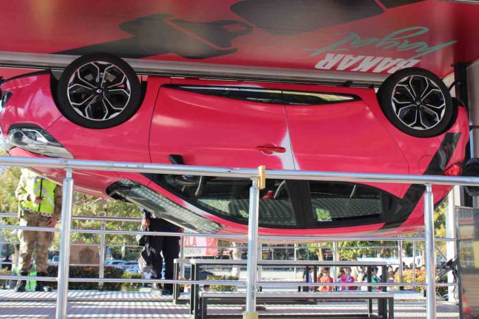 Siirt’te Emniyet Kemerinin Önemi Simülasyon Aracıyla Anlatıldı