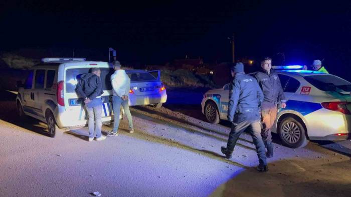 Uyuşturucudan Girdikleri Cezaevinden İzinli Çıkıp Uyuşturucuyla Polisten Kaçtılar