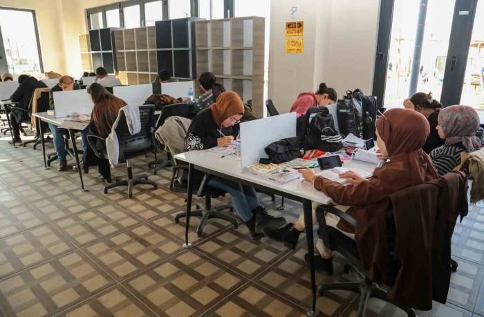 Van Büyükşehir Belediyesi 22 Ayrı Noktada Etüt Merkezi Açtı