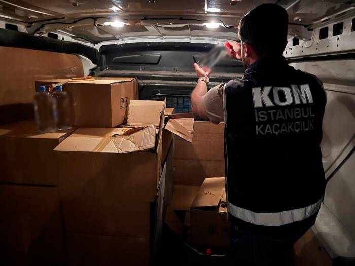 Yılbaşı Öncesi İstanbul Merkezli 8 İlde 150 Milyon Liralık Sahte İçki Operasyonu: 50 Gözaltı