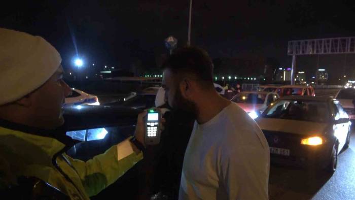Direksiyonda Alkollü Yakalandı, Pavyona Gidemediği İçin Üzüldü