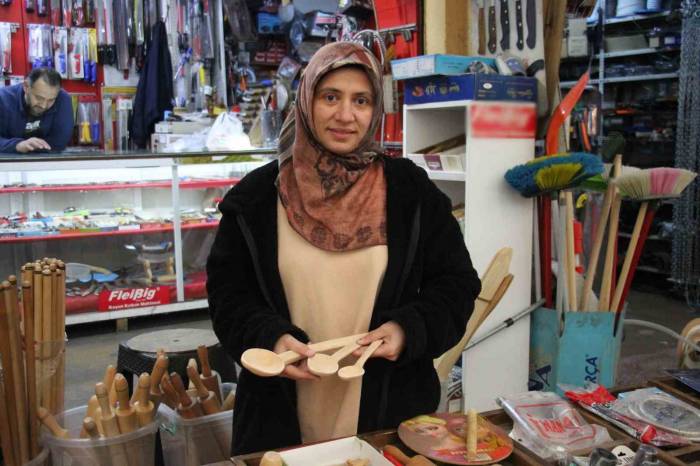 Aydınlı Kadınlar Tahta Kaşıklarda Vazgeçemiyor