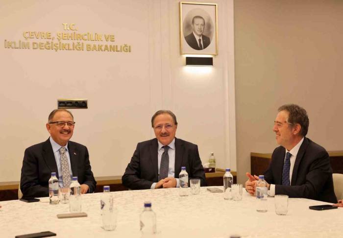 Bakan Özhaseki: "Tüm Şehirlerimizi Afetlere Karşı Dirençli Hale Getiriyoruz"