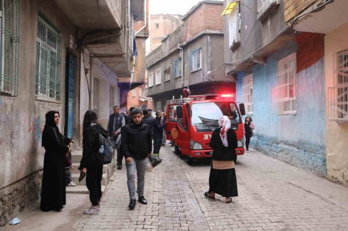 Diyarbakır’da Çöken Binada Kimsenin Olmadığı Belirlendi