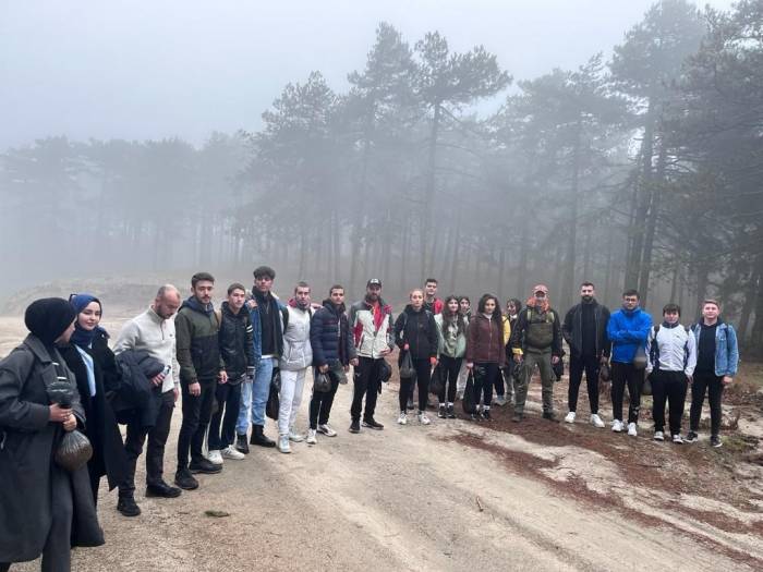 Kazdağları’ndaki Yaban Hayvanlarına Yem Bıraktılar