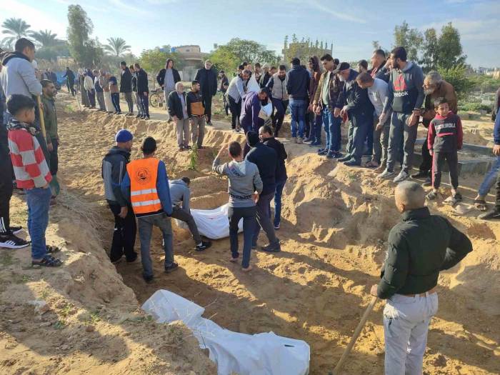 İsrail Gazze’de Mülteci Kamplarını Vurdu: 23 Ölü